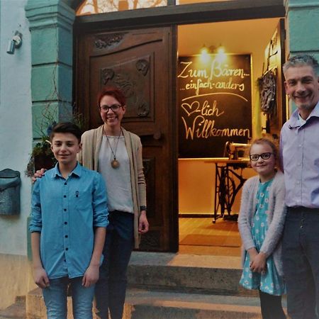 Отель Zum Baren - Einfach Anders Mainbernheim Экстерьер фото